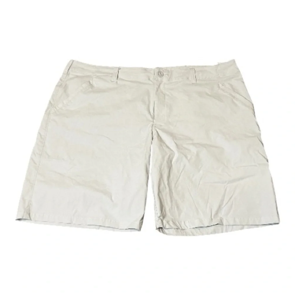 Under Armour Loose Light Gray Men's Classic Shorts Size 42